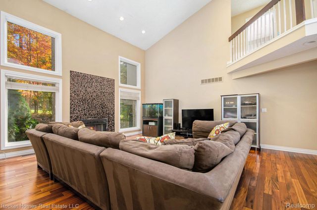 28909 Hidden Trail, Farmington Hills, MI 48331