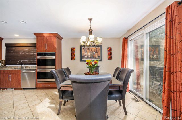 28909 Hidden Trail, Farmington Hills, MI 48331