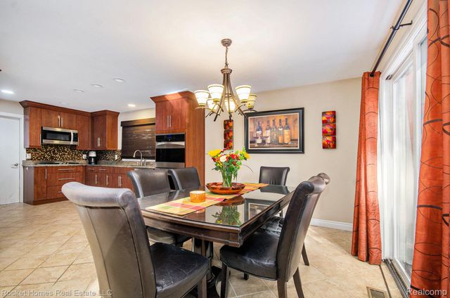 28909 Hidden Trail, Farmington Hills, MI 48331