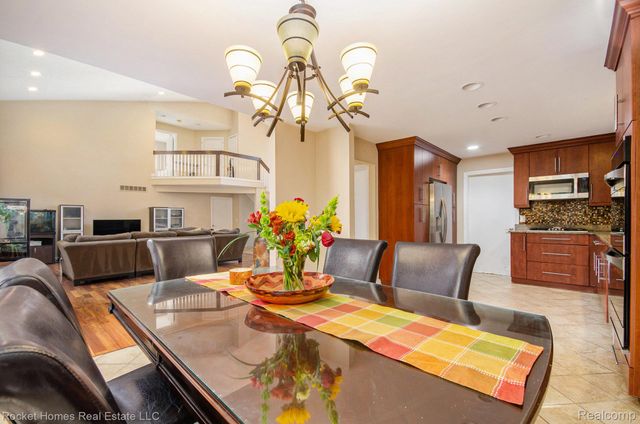 28909 Hidden Trail, Farmington Hills, MI 48331