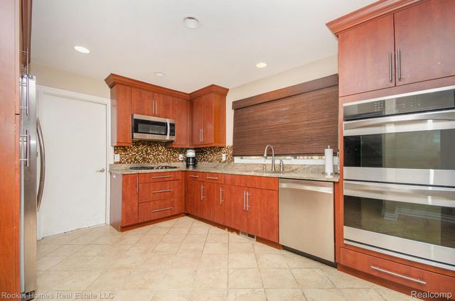 28909 Hidden Trail, Farmington Hills, MI 48331