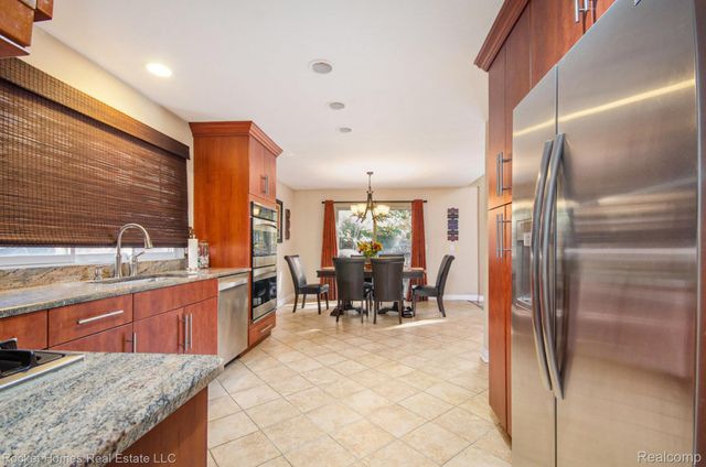 28909 Hidden Trail, Farmington Hills, MI 48331