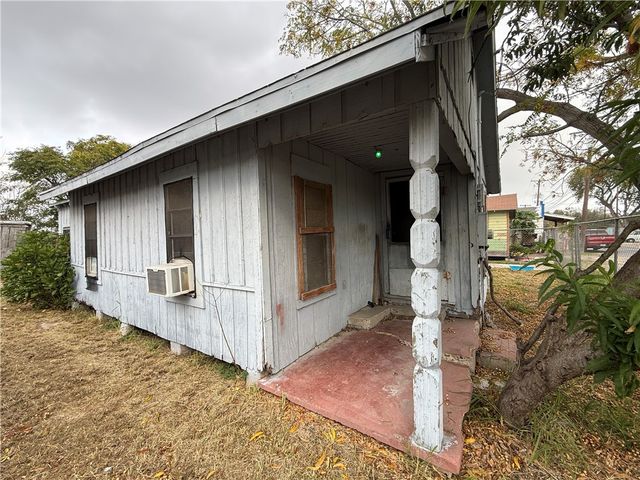 125 N Bluntzer St, Corpus Christi, TX 78408