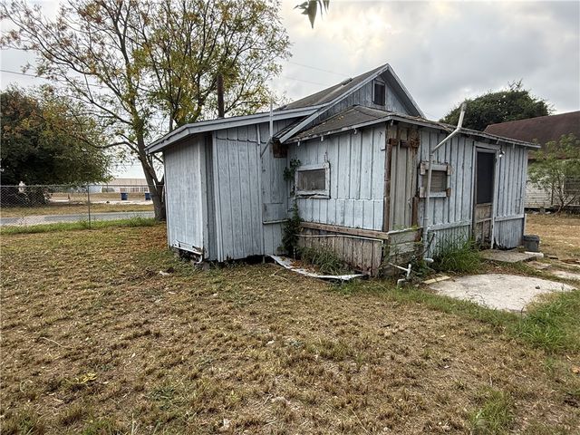 125 N Bluntzer St, Corpus Christi, TX 78408