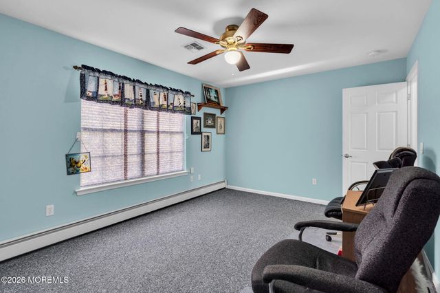 39 Strawberry Lane, Lakewood, NJ 08701