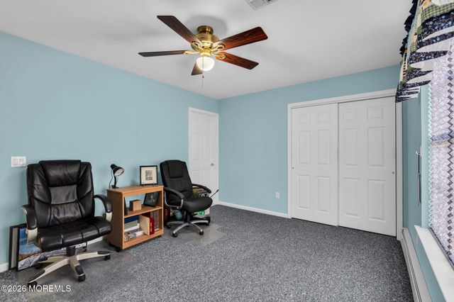 39 Strawberry Lane, Lakewood, NJ 08701