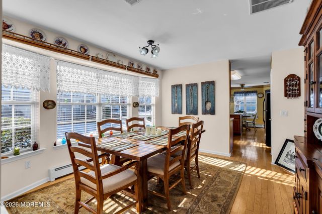 39 Strawberry Lane, Lakewood, NJ 08701