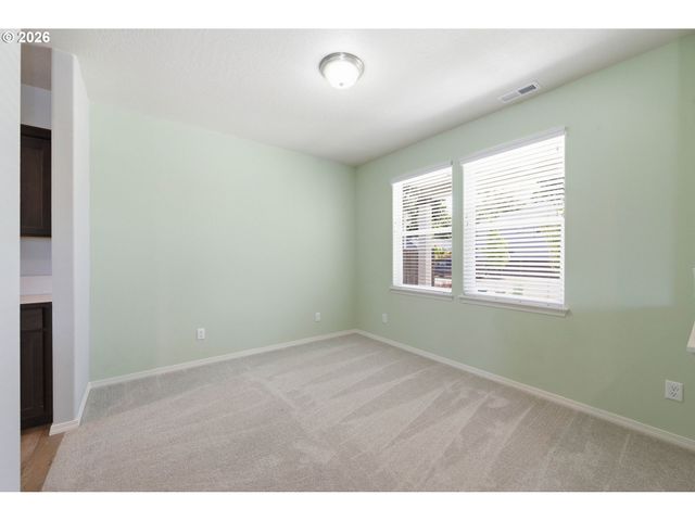 5290 SQUIRREL St, Springfield, OR 97478