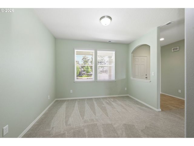 5290 SQUIRREL St, Springfield, OR 97478