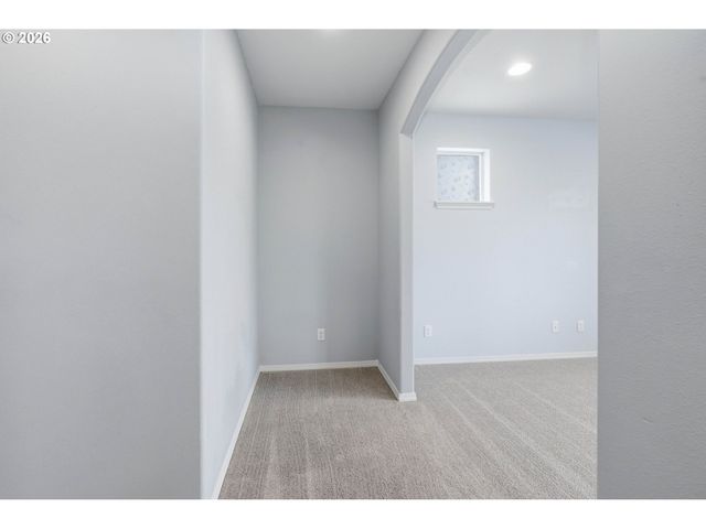 5290 SQUIRREL St, Springfield, OR 97478