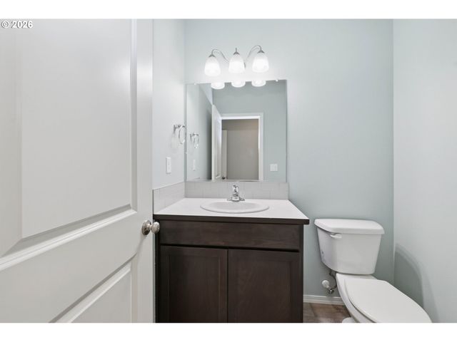 5290 SQUIRREL St, Springfield, OR 97478