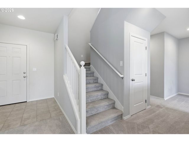 5290 SQUIRREL St, Springfield, OR 97478
