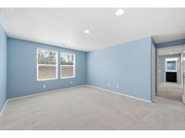 5290 SQUIRREL St, Springfield, OR 97478