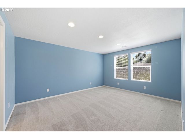 5290 SQUIRREL St, Springfield, OR 97478