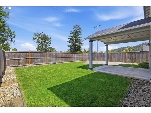 5290 SQUIRREL St, Springfield, OR 97478
