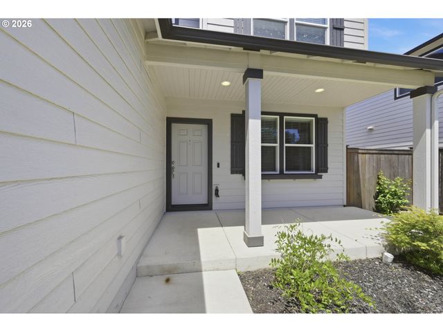 5290 SQUIRREL St, Springfield, OR 97478