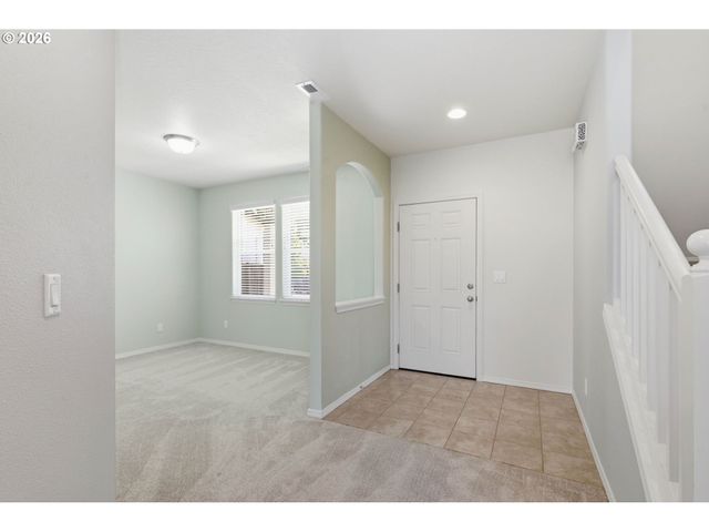 5290 SQUIRREL St, Springfield, OR 97478