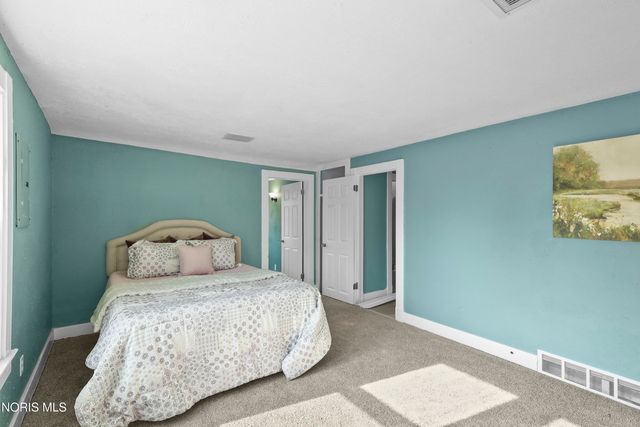 5805 Fryer Avenue, Toledo, OH 43615