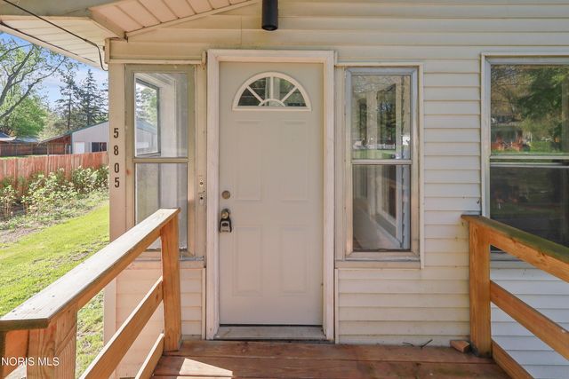 5805 Fryer Avenue, Toledo, OH 43615