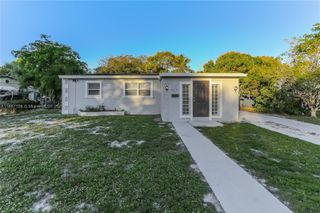 417 SW 22nd Ter, Fort Lauderdale, FL 33312