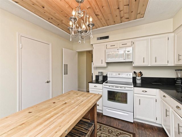 199 World Of Tennis SQ, Lakeway, TX 78738