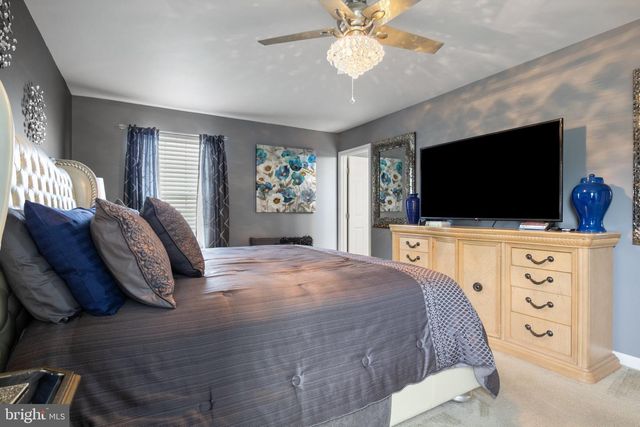 856 COUNTRYSIDE RD, Seven Valleys, PA 17360