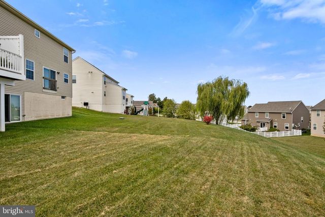 856 COUNTRYSIDE RD, Seven Valleys, PA 17360