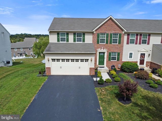 856 COUNTRYSIDE RD, Seven Valleys, PA 17360