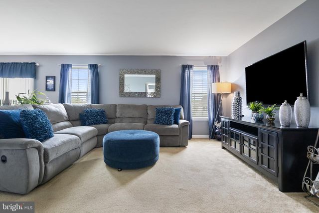 856 COUNTRYSIDE RD, Seven Valleys, PA 17360