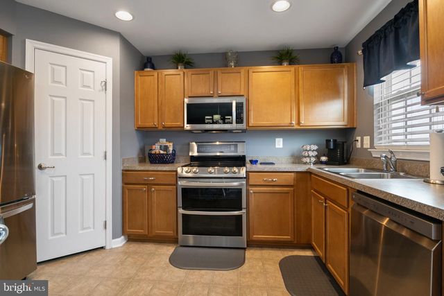 856 COUNTRYSIDE RD, Seven Valleys, PA 17360