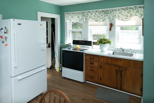 286 Fisher St, Walpole, MA 02081
