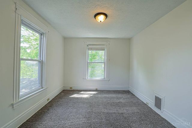 2635 Observatory Avenue, Cincinnati, OH 45208