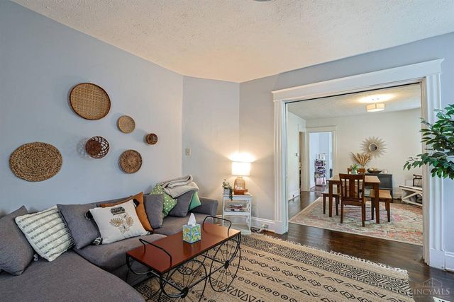 2635 Observatory Avenue, Cincinnati, OH 45208