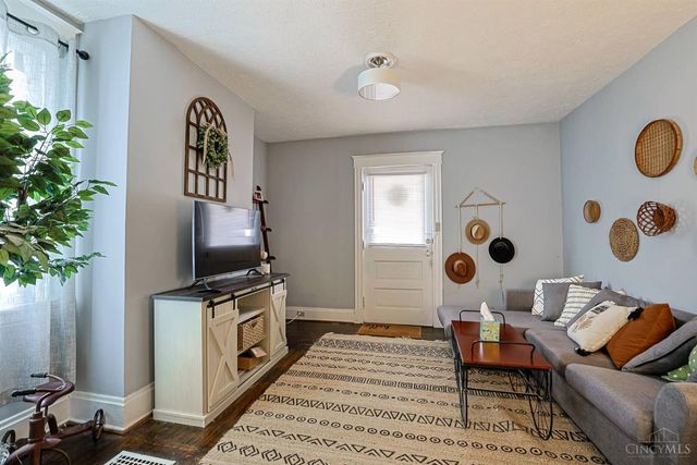 2635 Observatory Avenue, Cincinnati, OH 45208