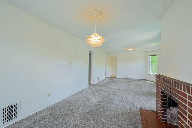 2635 Observatory Avenue, Cincinnati, OH 45208