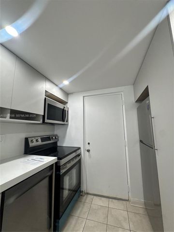 2312 S Cypress Bend Dr 107, Pompano Beach, FL 33069