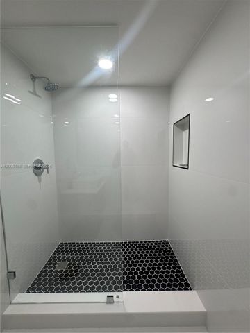 2312 S Cypress Bend Dr 107, Pompano Beach, FL 33069