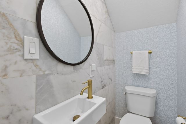 4020 Bunting Avenue, Fort Worth, TX 76107