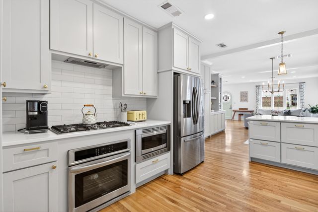 4020 Bunting Avenue, Fort Worth, TX 76107