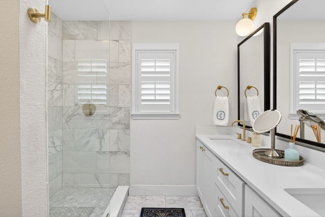 4020 Bunting Avenue, Fort Worth, TX 76107