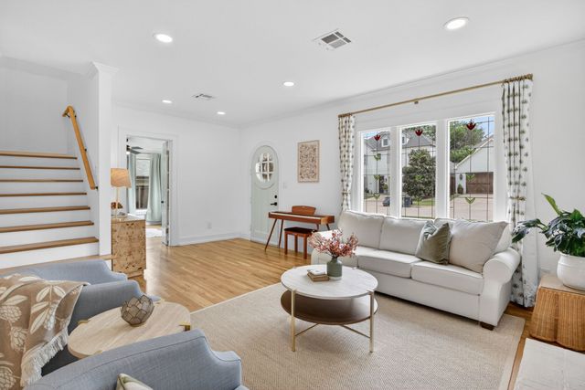 4020 Bunting Avenue, Fort Worth, TX 76107