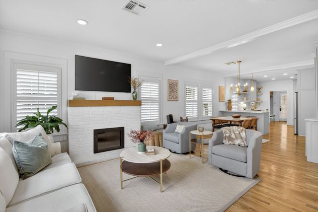 4020 Bunting Avenue, Fort Worth, TX 76107