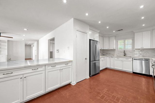 26926 Maplewood Drive, Oak Ridge North, TX 77386