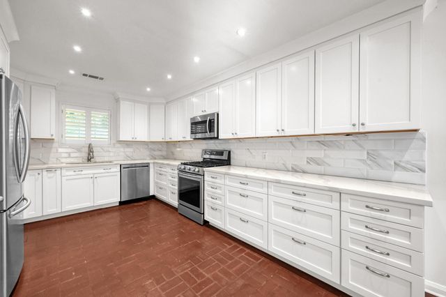 26926 Maplewood Drive, Oak Ridge North, TX 77386