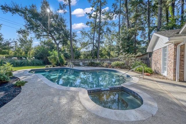 26926 Maplewood Drive, Oak Ridge North, TX 77386