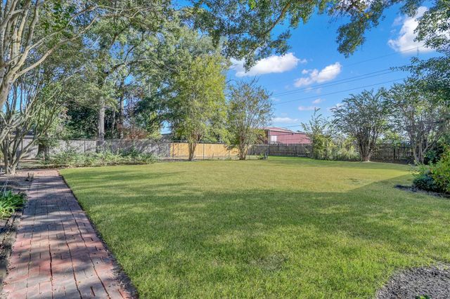 26926 Maplewood Drive, Oak Ridge North, TX 77386