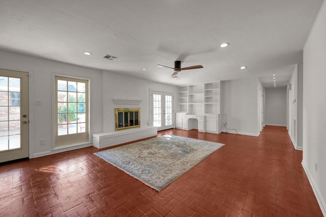 26926 Maplewood Drive, Oak Ridge North, TX 77386