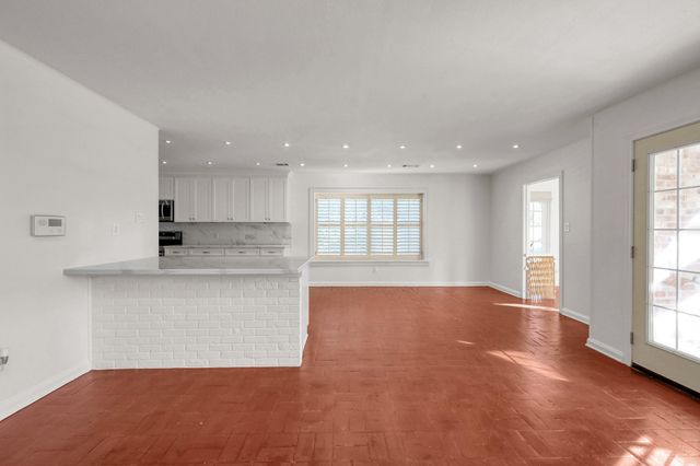 26926 Maplewood Drive, Oak Ridge North, TX 77386