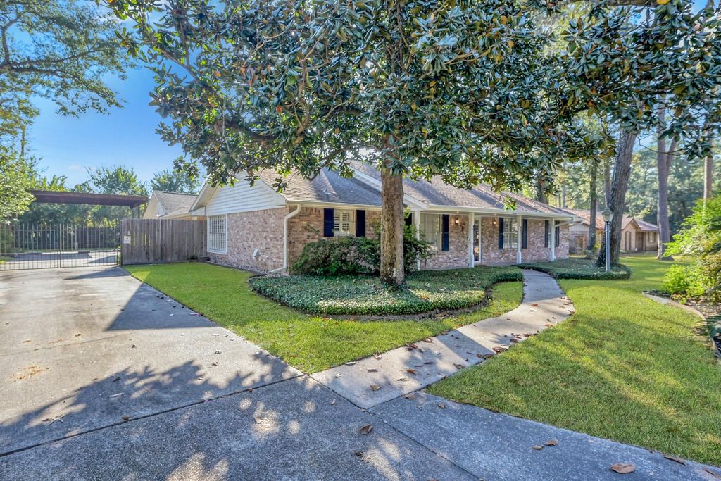 26926 Maplewood Drive, Oak Ridge North, TX 77386