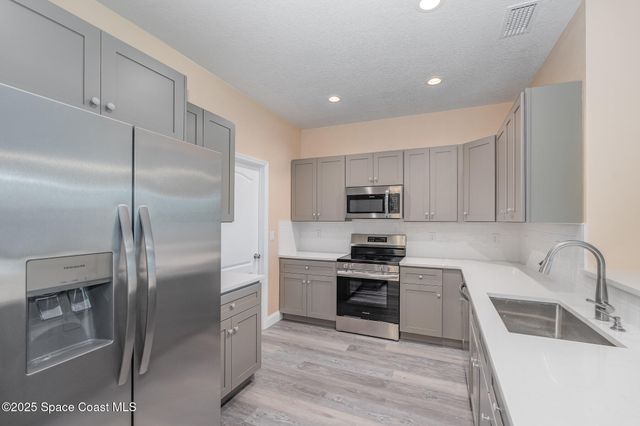 183 Massini Avenue NW, Palm Bay, FL 32907